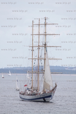 Obchody Dni Morza 2013. Nz. zaglowiec Pogoria  30.06.2013...