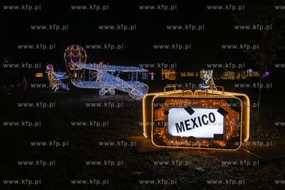 Przedpremierowy pokaz iluminacji w Lumina Park na terenie...
