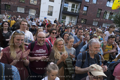 Gdańsk. Festiwal teatrów Ulicznych FETA. Always Drinking...