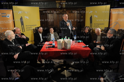 Gdansk, Dwor Artusa. "Debata o wolnosci tworzenia."odbywajaca...
