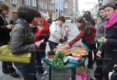Gdansk. Dlugi Targ. Obchody Miedzynarodowego Dnia Wegetarianizmu....