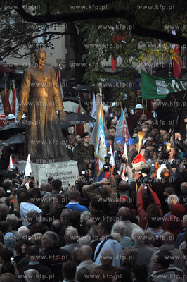 Gdansk. Uroczyste odslaniecie pomnika Pralata Henryka...