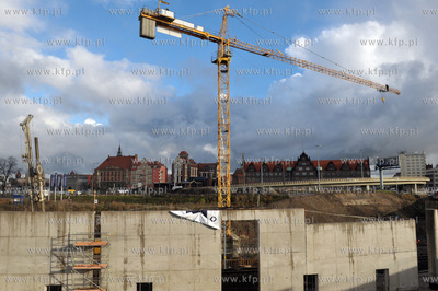 Gdansk. Budowa podziemnej linii kolejowej doprawadzaj...