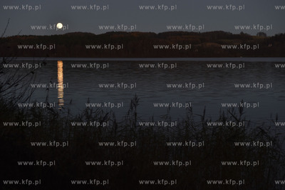 Borzestowska Huta na Kaszubach. Tzw. superksiężyc....