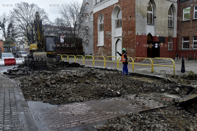 Gdańsk. Wymiana nawierzchi ulicy i chodnika na ul....
