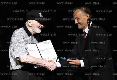 Gdynia. Teatr Muzyczny. Benefis Franciszka Walickiego...