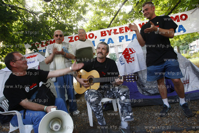 Sopot. Kilkudziesieciu zwiazkowcow ze stoczni Gdansk...