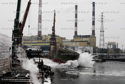 Gdansk. Stocznia Polnocna. Wodowanie wielozadaniowego...