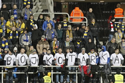 Gdynia. Ćwierćfinał Pucharu Polski w piłce nożnej...