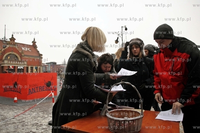 Symboliczne pozegnanie antresoli, ktora znajduje sie...