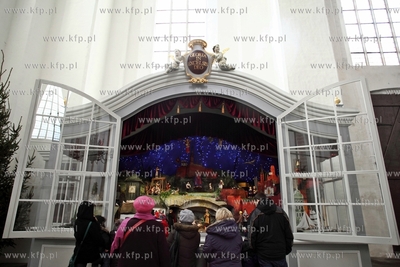 Ruchoma szopka bozonarodzeniowa w kosciele sw. Trojcy...