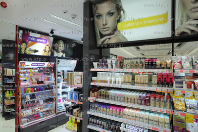 Otwarcie sklepow H&M i Rossmann na ul. Bohaterow Monte...