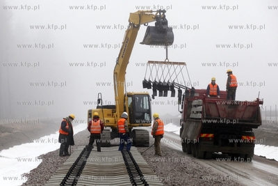 Ukladanie torow Pomorskiej Koleii Metropolitalnej na...