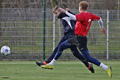 Gdansk Zaspa. Pilkarski turniej dzikich druzyn Do przerwy...