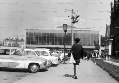 Targ Weglowy w Gdansku. Na drugim planie widac budynek...