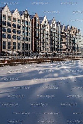 Gdańsk. Długie Pobrzeże oraz Wyspa Spichrzów. ...