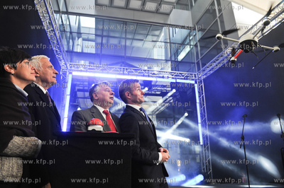 Gdansk. Uroczystosci zakonczenia III etapu rozbudowy...