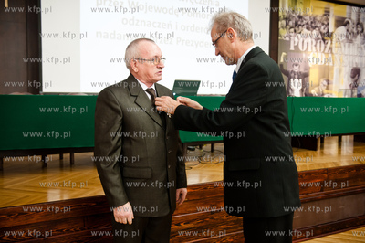 Gdansk. Historyczna sala BHP. Wreczenie odznaczen panstwowych,...