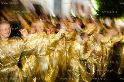 Gdansk. Dlugi Targ. Kibice niemieccy, greccy i polscy...