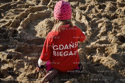 Gdansk. Plaza w Brzeznie. Gdansk Biega 2012.
04.11.2012
fot....