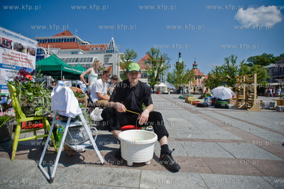 Sopot. Plac Przyjaciol Sopotu. Akcja plenerowa pt....