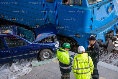 Gdansk. Cwiczenia Strazy Pozarnej na nowo budowanym...