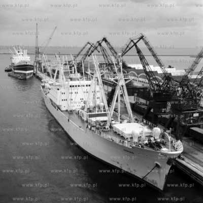 Statek Norwid w porcie gdyńskim. (lata60).
1967
0004184z...