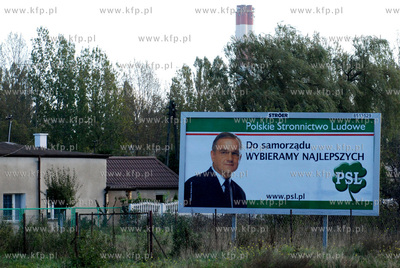 Reklama wyborcz PSL przy ul. Hutniczej w Gdyni

09.10.2006

Fot....