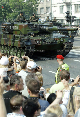 Warszawa - defilada wojskowa z okazji swieta Wojska...