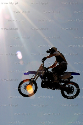 Mlode Miasto w Gdansku. Pokazy Freestyle Motocross...