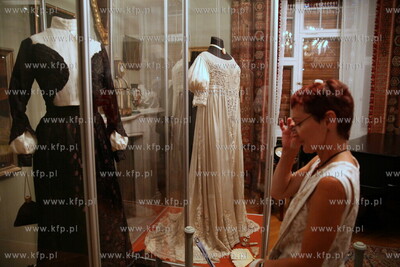 Muzeum Sopotu. Otwarcie wystawy Modna Pani u Wod (...