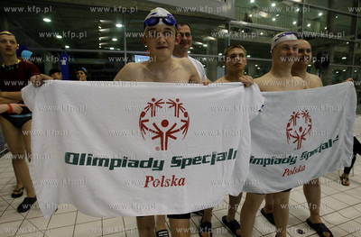 Szczecin. Nas basenie Floating Arena odbyla sie sztafeta...