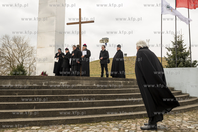 Droga Krzyzowa na Gorze Jana Paw  a II w Pelplinie...