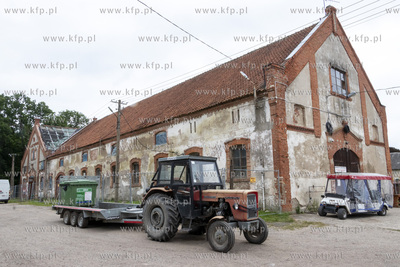Zespół pałacowo-parkowy należący od XIV wieku...
