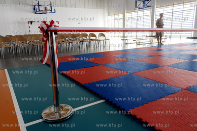 Przygotowania do uroczystości otwarcia sali gimnastycznej...