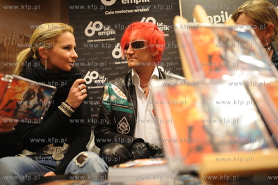 Gdansk, EMPIK w Galerii Baltyckiej. Spotkanie zespolu...