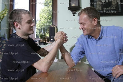 Donald Tusk z synem Michalem. 2.09.2004 fot. Wojtek...