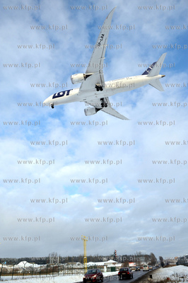 Nad ulica Budowlanych przelatuje Boeing 787-800 Dreamliner...