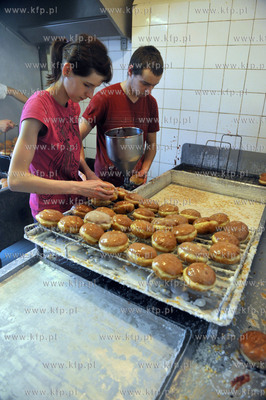 Tlusty czwartek w Cukierni Muszelka w Gdansku na ul....