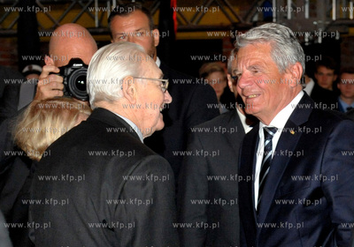 Gdansk. Byly zbiornik gazowy na terenie Polskiej Spolki...