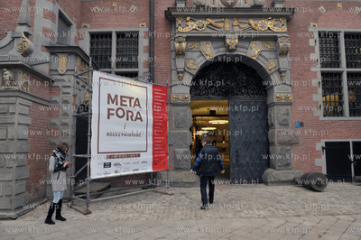 Otwarcie dla zwiedzajach wystawy "Metafora i rzeczywistosc...