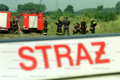 Strazacy na Stogach, gdzie paliwo wycieklo z nielegalnego...