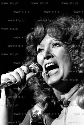 Alla Pugaczowa na Festiwalu Piosenki w Sopocie. 08.79...