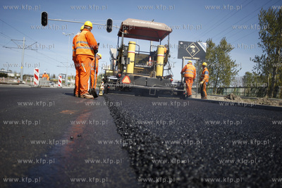 Gdansk. Remont nawierzni na ul. Marynarki Polskiej.30.04.2011
fot....