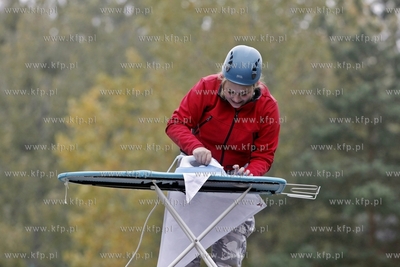 Gdynia. Adventure Park. Zawody w prasowaniu na wysokosci.
14.10.2012
fot....