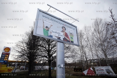 Gdansk. Billbord Dziewczyny z Dredami, ktora szuka...