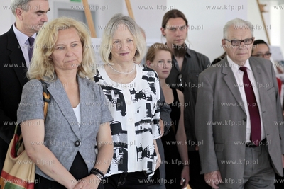 Uroczystosc prezentacji efektu pracy studentow i profesorow...