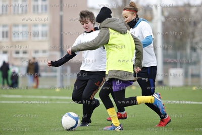 Gdansk Zaspa. Pilkarski turniej dzikich druzyn Do przerwy...