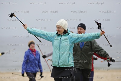 Gdańsk Jelitkowo. Walentynkowy Rajd Nordic Walking...