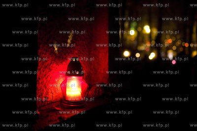 Dzień Wszystkich Świętych. Cmentarz żydowski w...